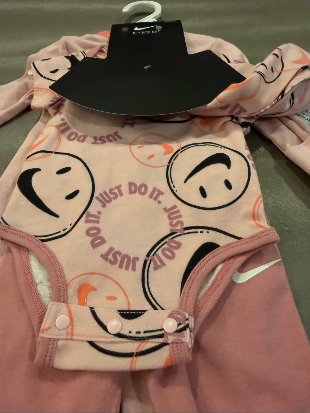 Nike Pink Convertible Baby 5 Piece set. Size 3 months - Picture 6 of 6